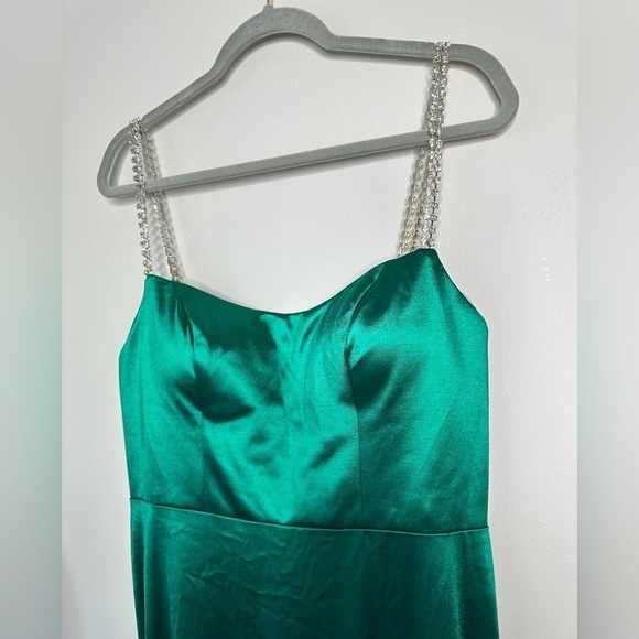 IEENA FOR MAC DUGGAL Emerald Satin Sheath Gown with crystal straps 10 NWOT - Picture 4 of 9